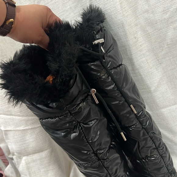 Black Fur-Trimmed Women's Boots size 7 - Picture 4 of 7